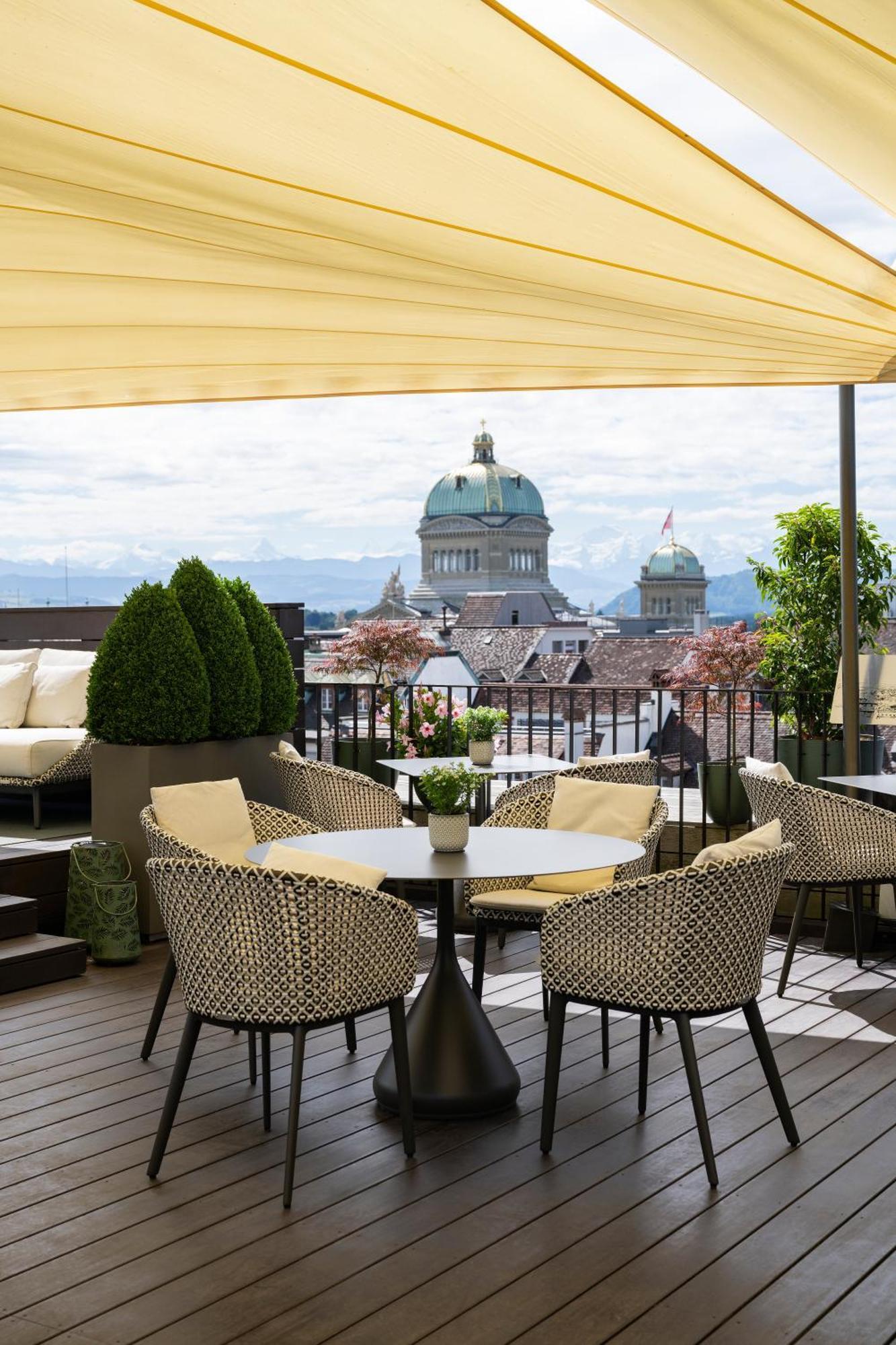 Hotel Schweizerhof Bern & Spa Exterior foto The Terrace at the Dolder Grand