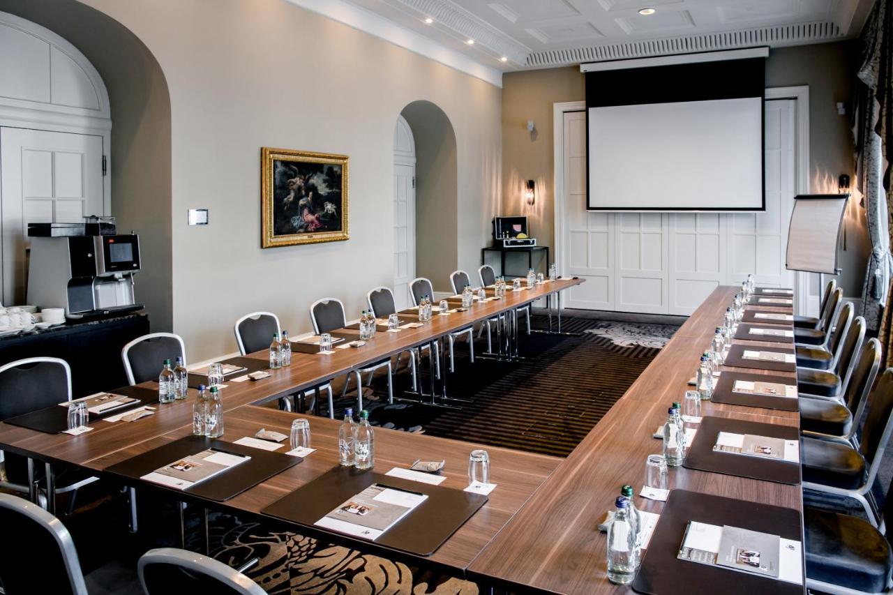 Hotel Schweizerhof Bern & Spa Exterior foto The Boardroom